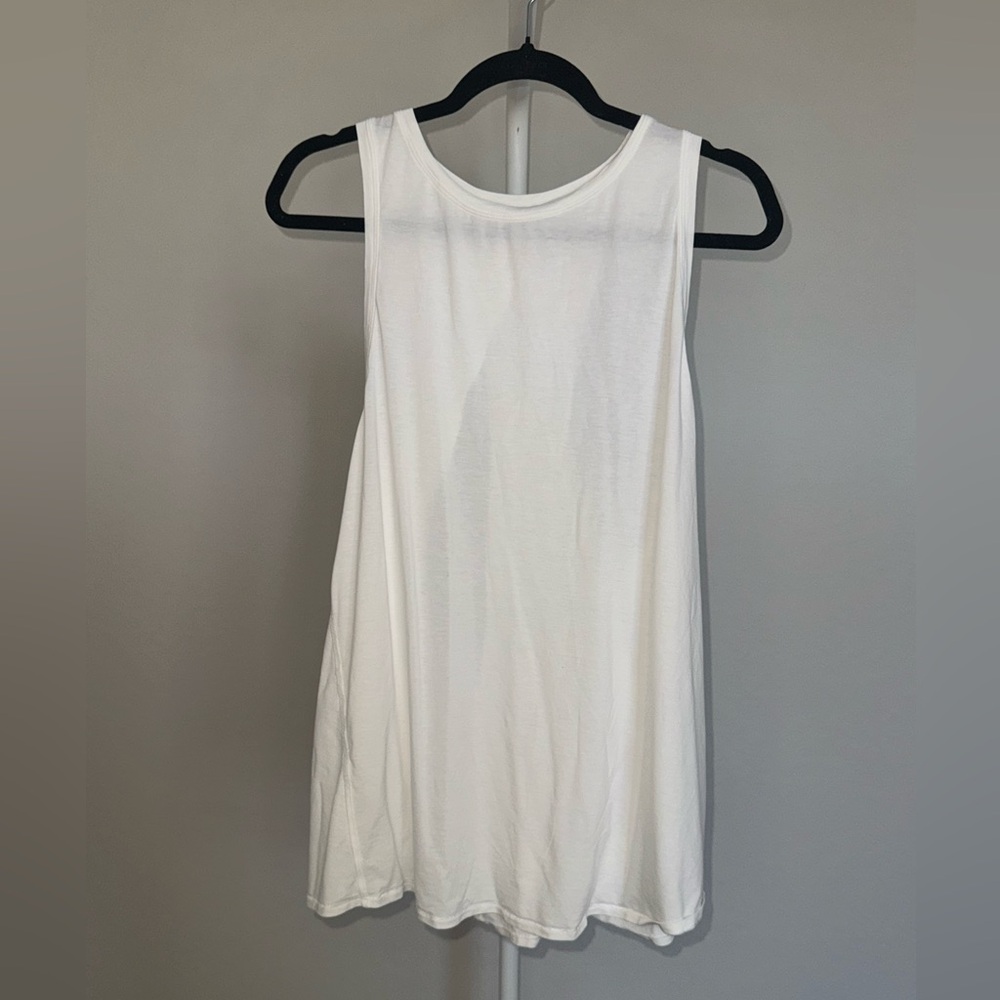 Lululemon white tank open back women’s